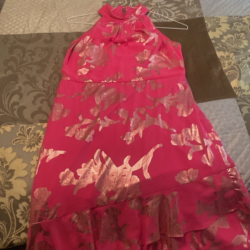 Adrianna Papell Crushed Neck Metallic Foil Cocktail Dress with Asymmetrical Hem - Picture 2 of 4